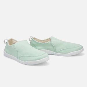 Women’s VIONIC Beach Malibu slip on sneakers- Aqua. Size 7